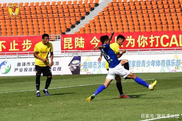 西甲-拉菲尼亚帽子戏法莱万破门 巴萨7-0胜